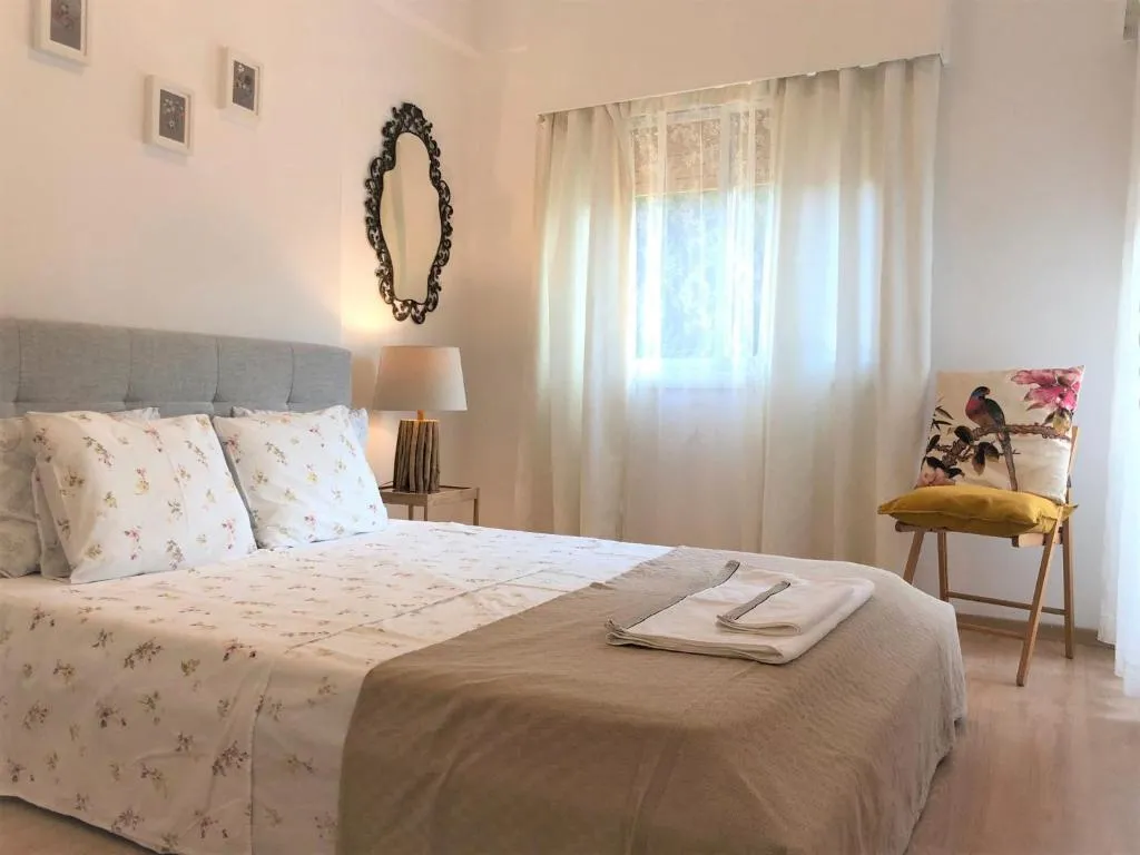 Cozy Holiday Apartment In Larnaca Near Foinikoudes, Larnaca, Cyprus