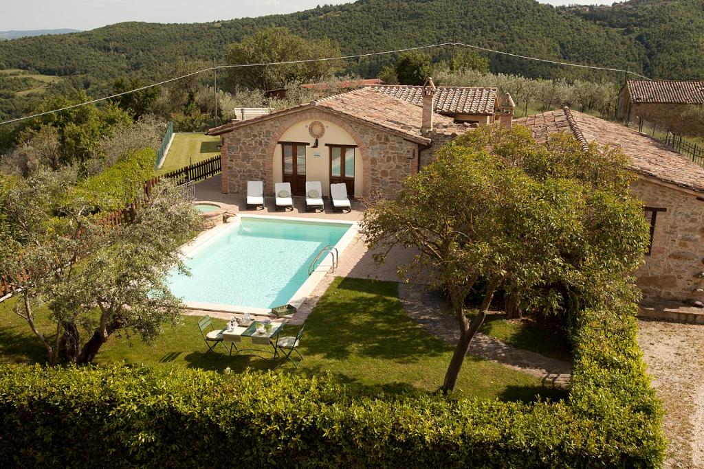 Bazén v ubytování Agriturismo Ripaiani nebo v jeho okolí