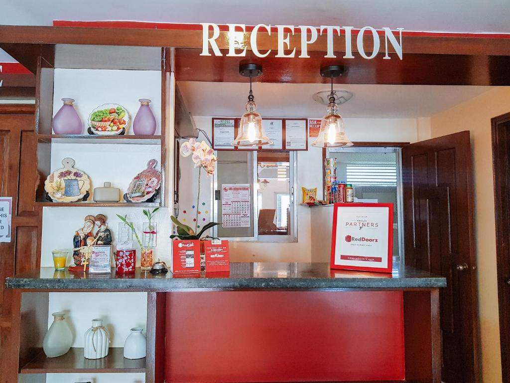 Vstupní hala nebo recepce v ubytování RedDoorz @ Caimito Drive Dampas
