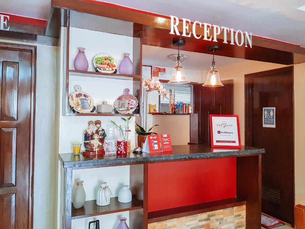 Vstupní hala nebo recepce v ubytování RedDoorz @ Caimito Drive Dampas