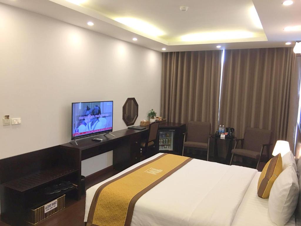 TV a/nebo společenská místnost v ubytování T&M Luxury Hotel Hanoi