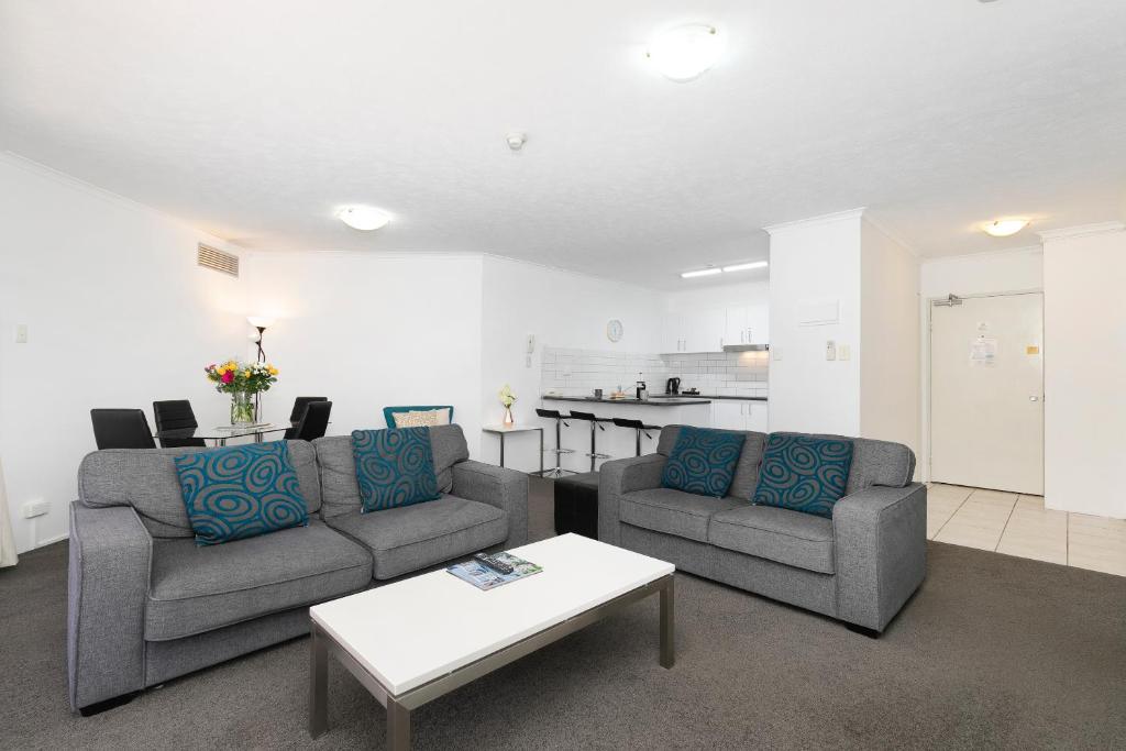 The Astor Apartments - One-Bedroom Apartment