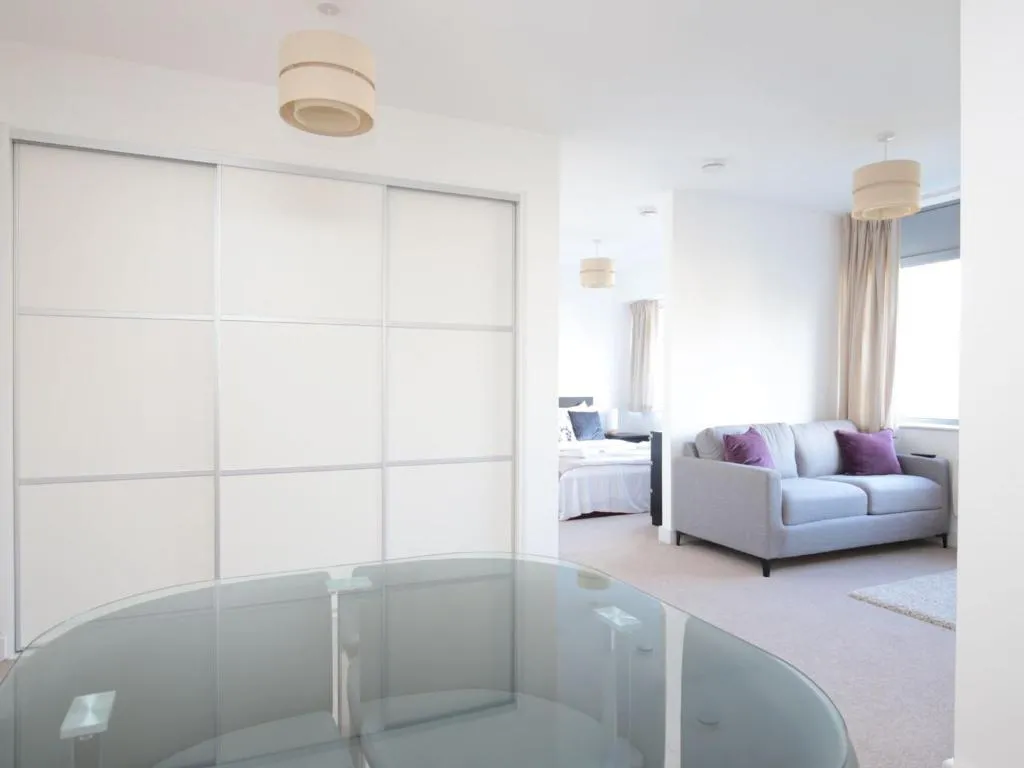Modern Oxford Apartment - Sleeps 4, College Corner, United Kingdom