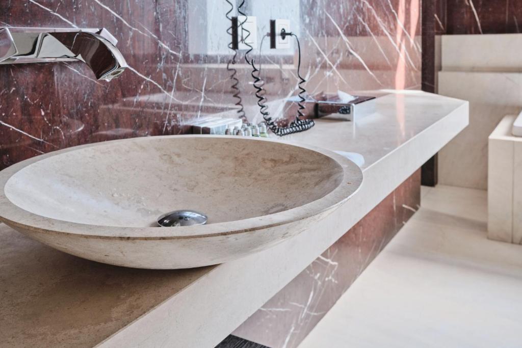 Koupelna v ubytování Hotel Monopol