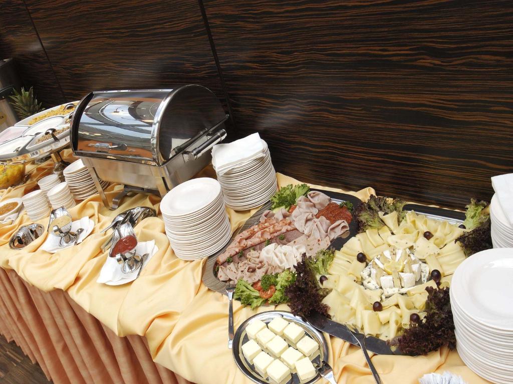 EA Hotel Crystal Palace - Resim 11