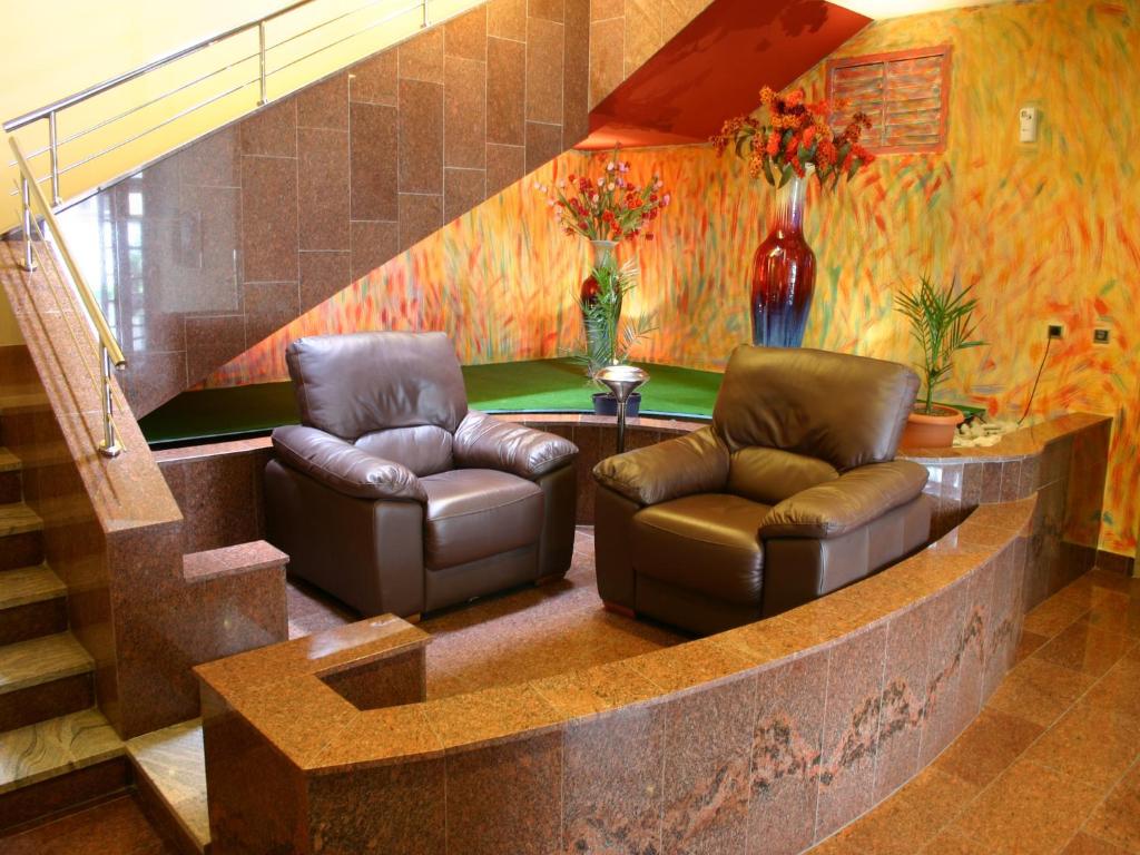 EA Hotel Crystal Palace - Resim 13