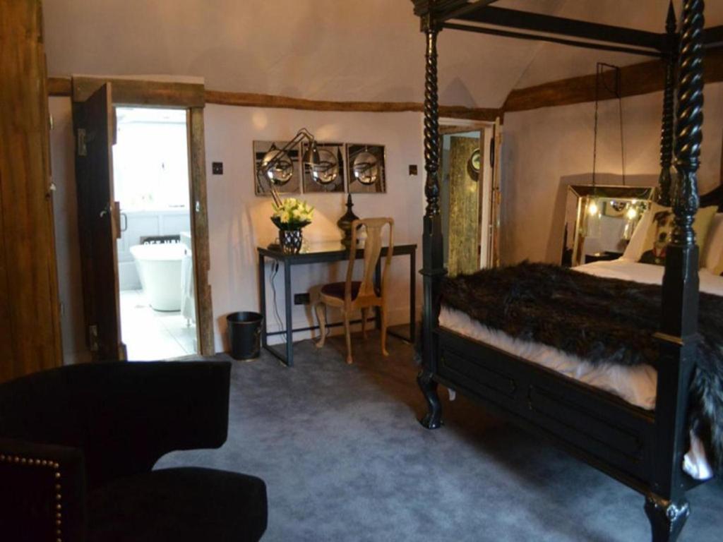The Black Horse Fulmer - 