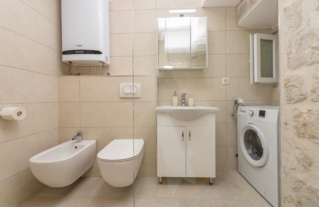 Koupelna v ubytování Apartment Kula Đurišić