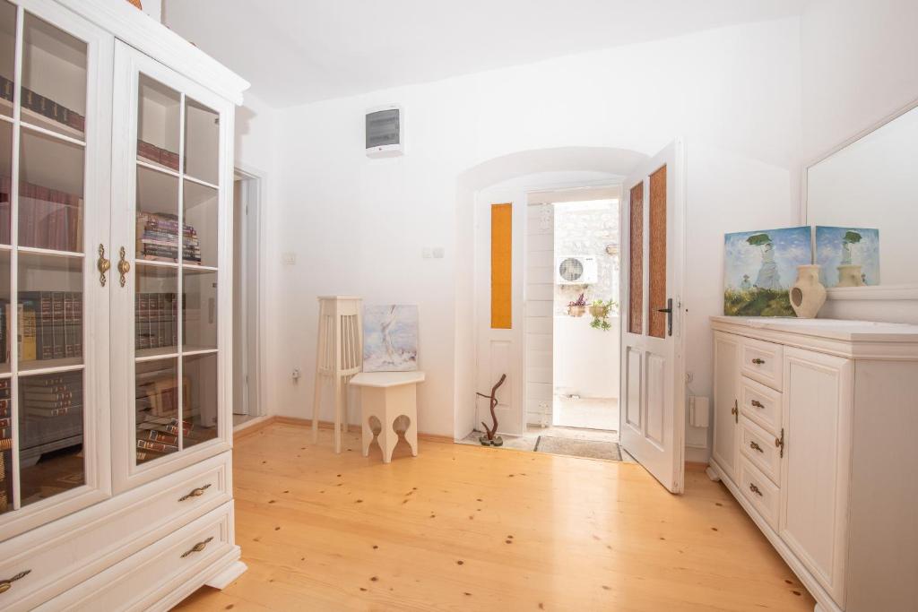 Kuchyň nebo kuchyňský kout v ubytování Apartment Kula Đurišić