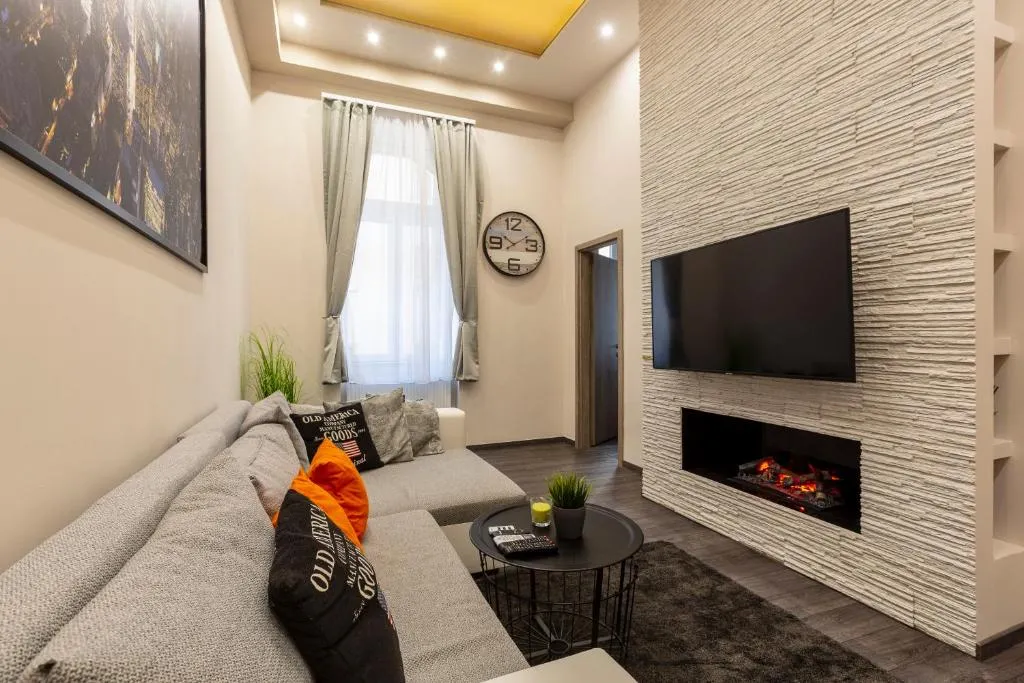 Deluxe Downtown Home 2 BEDRM, 2 BATHRM, Budapest, Hungary