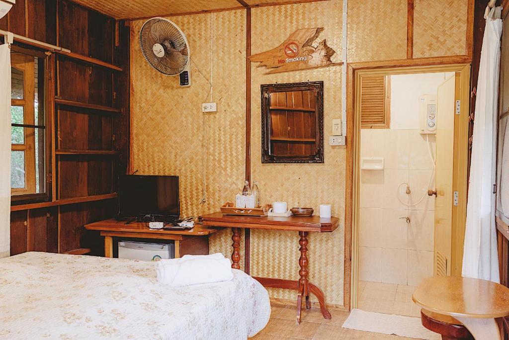 Phuruarounmai Organic Living Resort - Standaard Tweepersoonskamer Met Ventilator