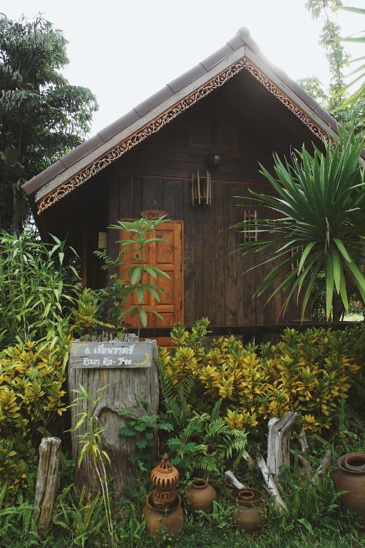 Phuruarounmai Organic Living Resort - Luxe Tweepersoonskamer Met Balkon