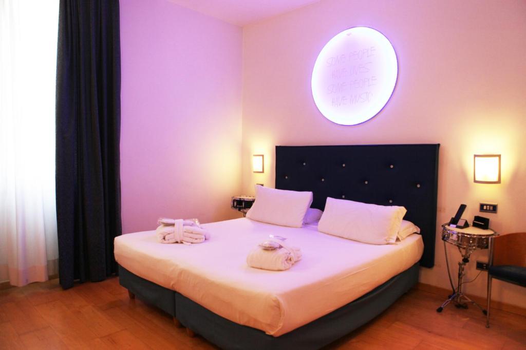 Hotel Franklin Feel The Sound - Resim 12