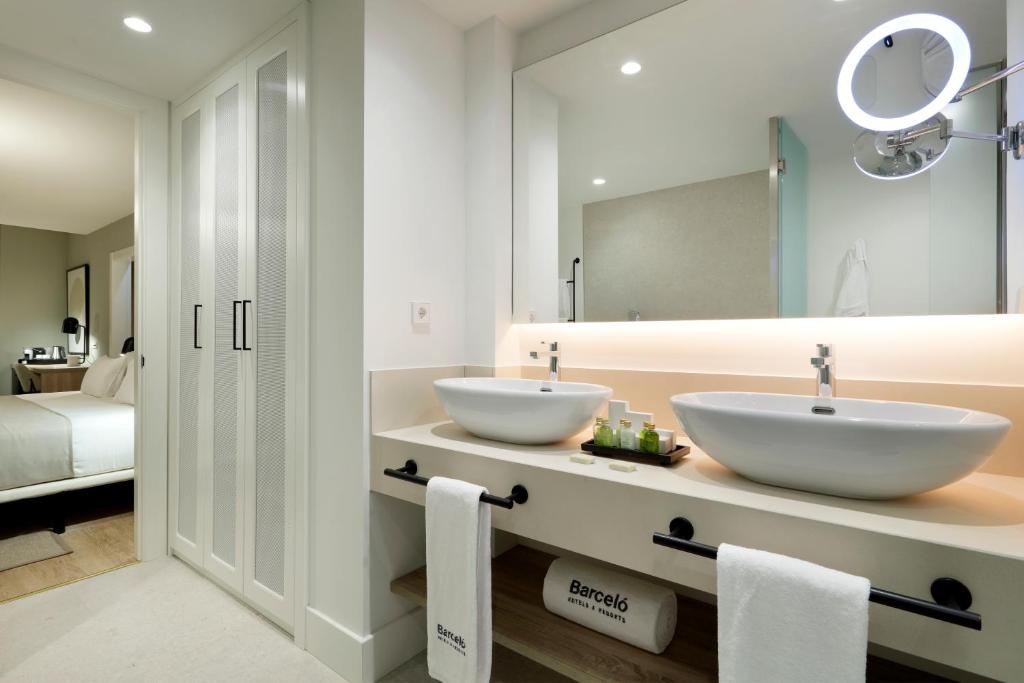 Koupelna v ubytování Barceló Oviedo Cervantes
