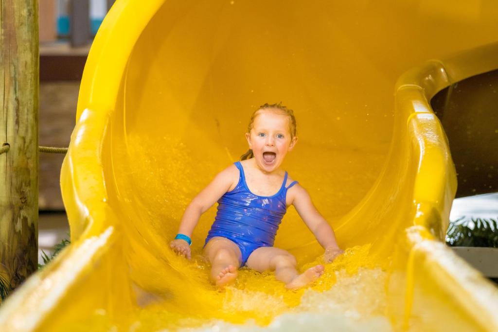 Hope Lake Lodge & Indoor Waterpark photo