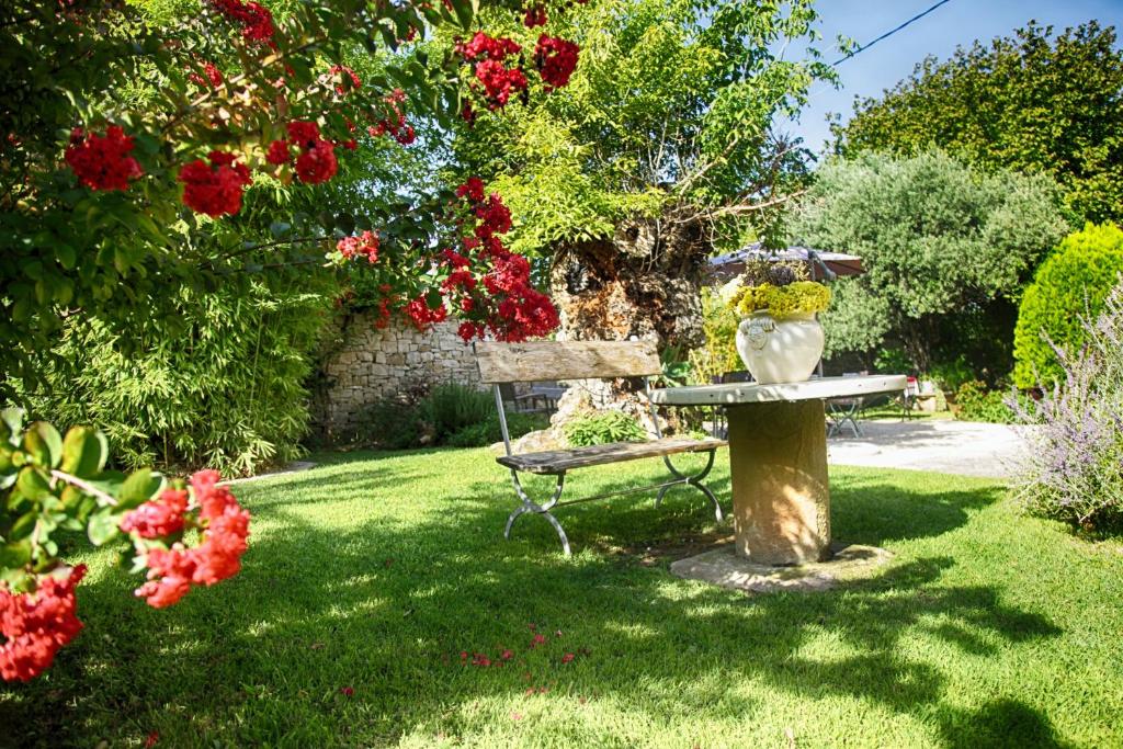 Zahrada ubytování Gîte L'Olivier (Bastide Sainte Agnès)