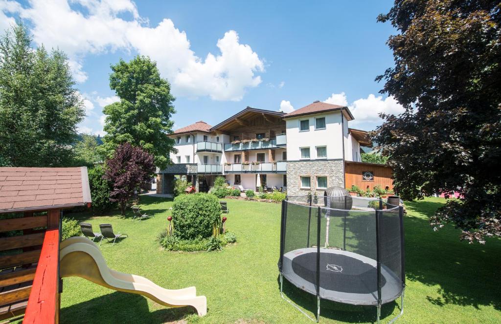Vonkajšia záhrada v ubytovaní Aparthotel Kristall