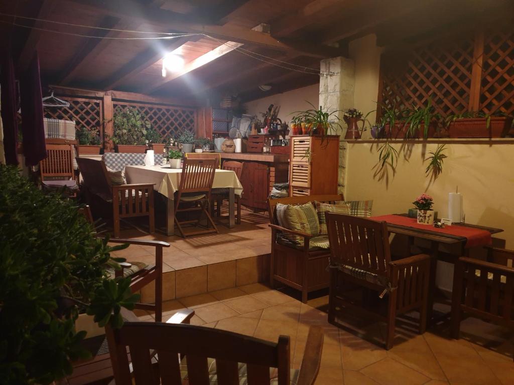 Apartments and Rooms Villa Lina - 2