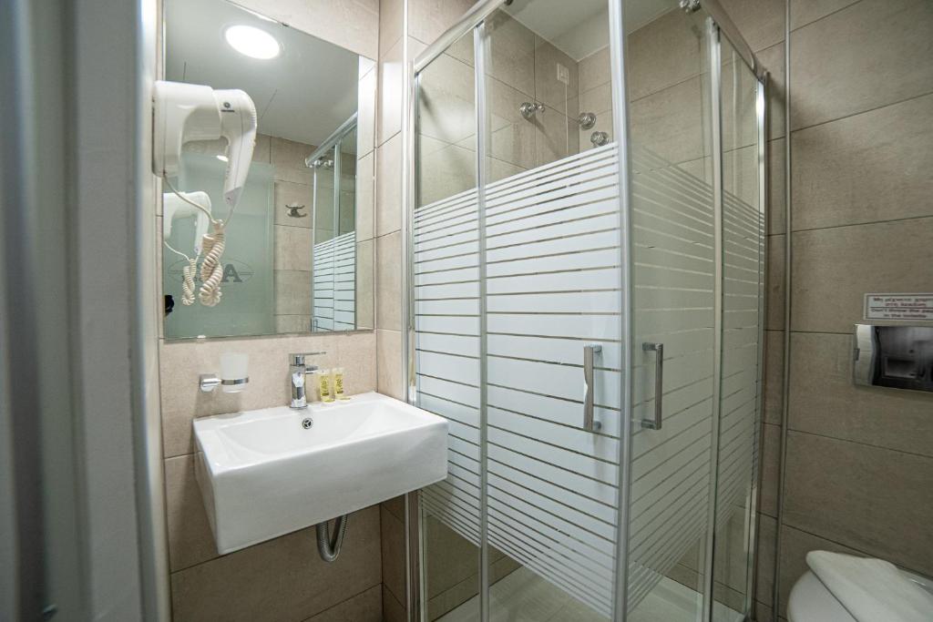 Koupelna v ubytování Argo Hotel Piraeus