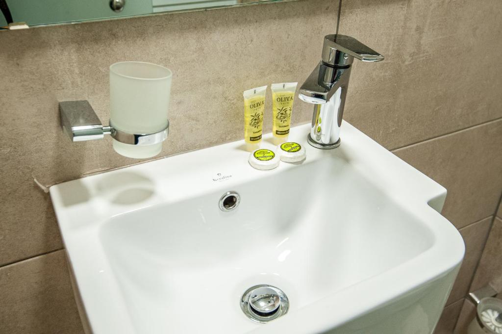 Argo Hotel Piraeus - Resim 11