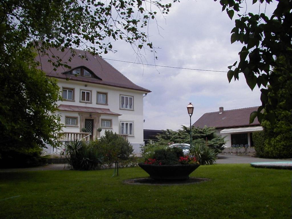 Zahrada ubytování Hôtel-Restaurant A La Couronne