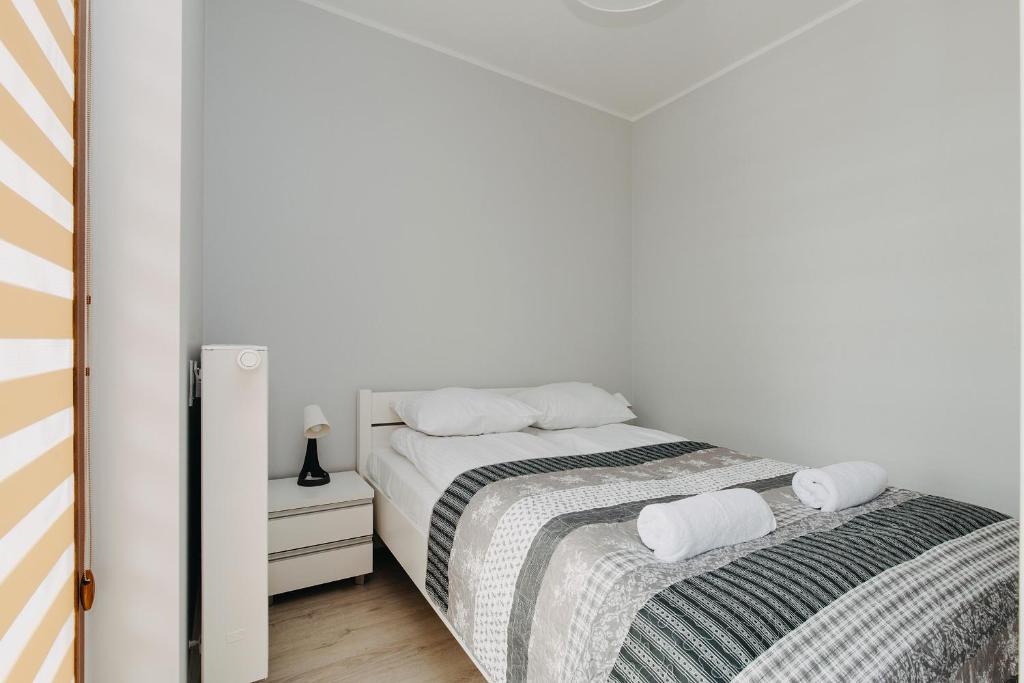 ShortStayPoland Zdziechowskiego (B72) - Apartment With Balcony