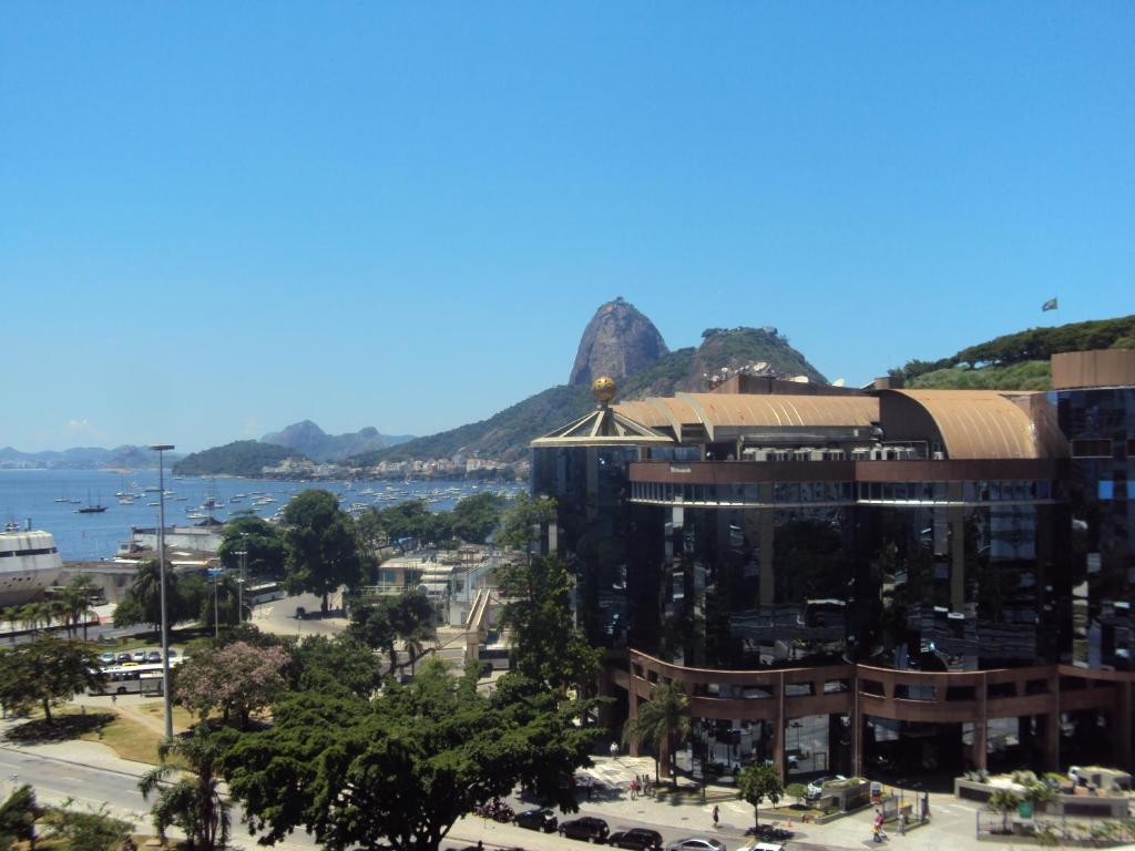 Imagen de la galería de Apartamento em Ponto Estratégico do Bairro de Botafogo, Espaço inteiro, Andar Alto, Vista Frontal Para o Pão de Açúcar e Baía de Guanabara, Ar-Condicionado SPLIT 24000 BTU's, 3 minutos a Pé da Estação do Metrô e Wi-Fi gratuito, en Río de Janeiro