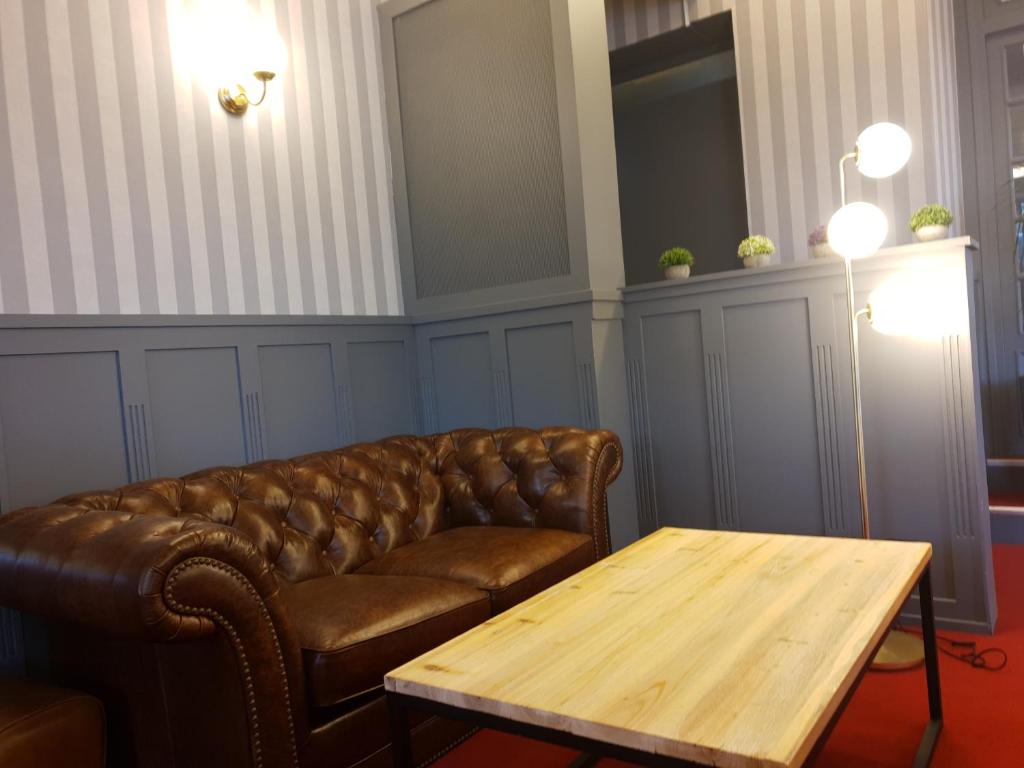 Posezení v ubytování Grand Hôtel Bénodet Abbatiale Riviera Bretonne