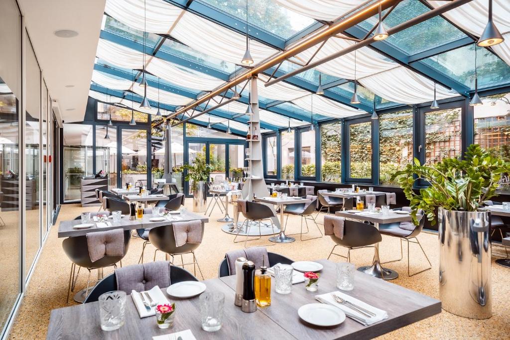 Restauracja lub miejsce do jedzenia w obiekcie Grandium Hotel Prague
