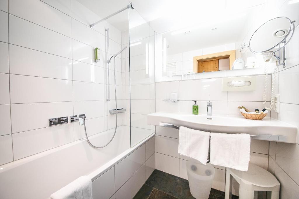 Koupelna v ubytování Hotel Grieshof