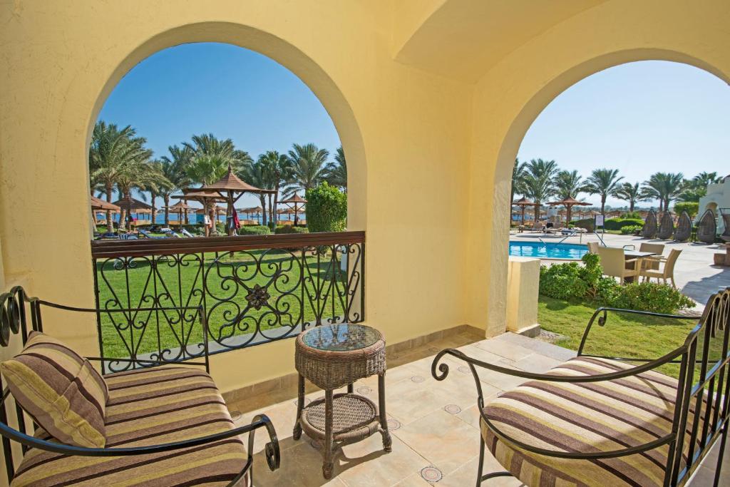 Bazén v ubytování Sunrise Royal Makadi Resort nebo v jeho okolí