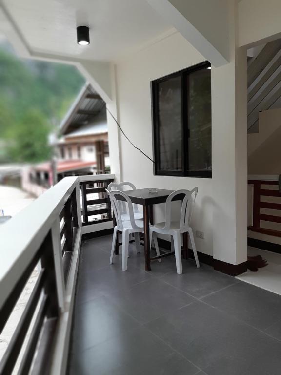 Balkón nebo terasa v ubytování Limestone View Inn