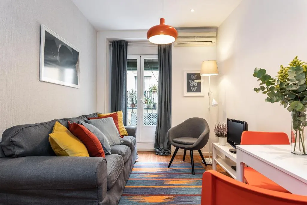 BNBHolder Bright Apartment PRADO MUSEUM, Madrid, Spania