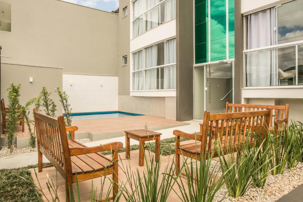  Apartamento Decorado e com Piscina