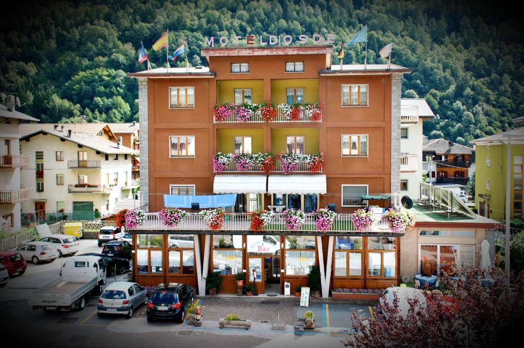 El edificio en el que está el hotel
