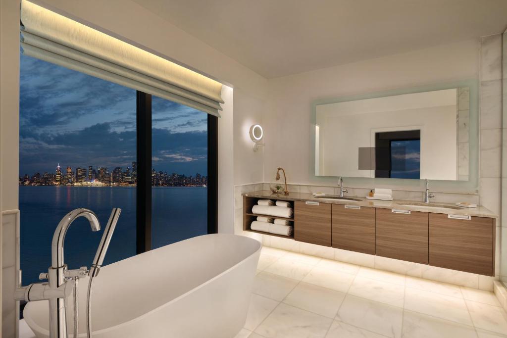 Fotografie z fotogalerie ubytování Seaside Hotel North Vancouver v destinaci North Vancouver