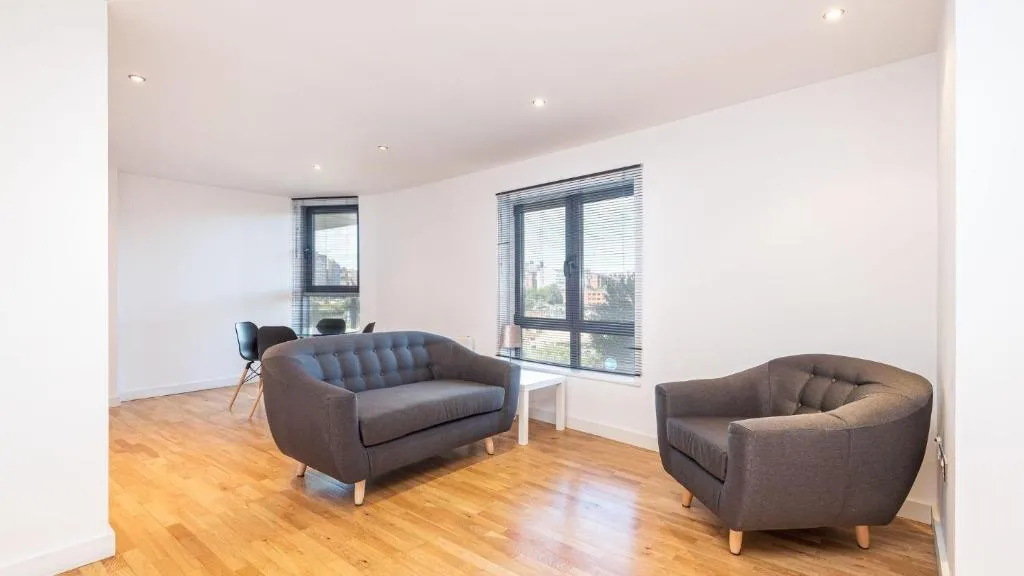 Amazing apartment with waterside views!, Headingley, United Kingdom