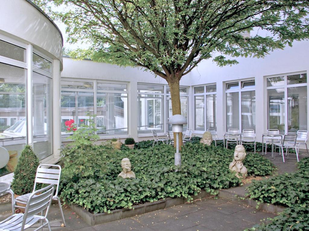 CJD Bonn Castell - Resim 12