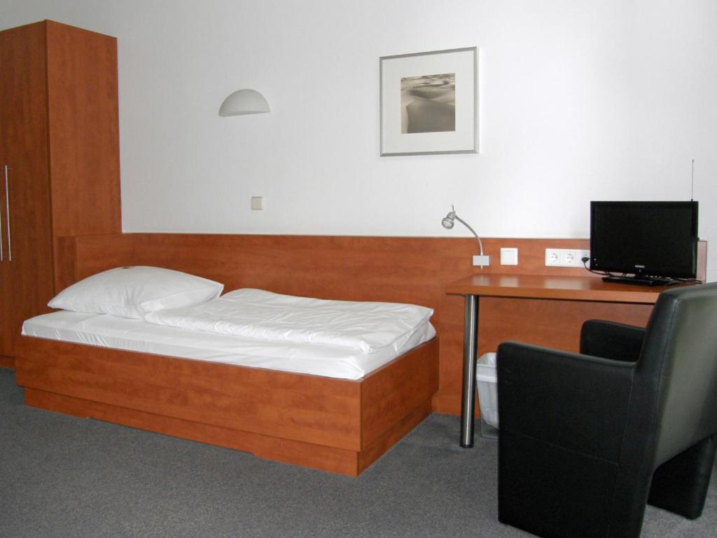 CJD Bonn Castell - Single Room With Park View