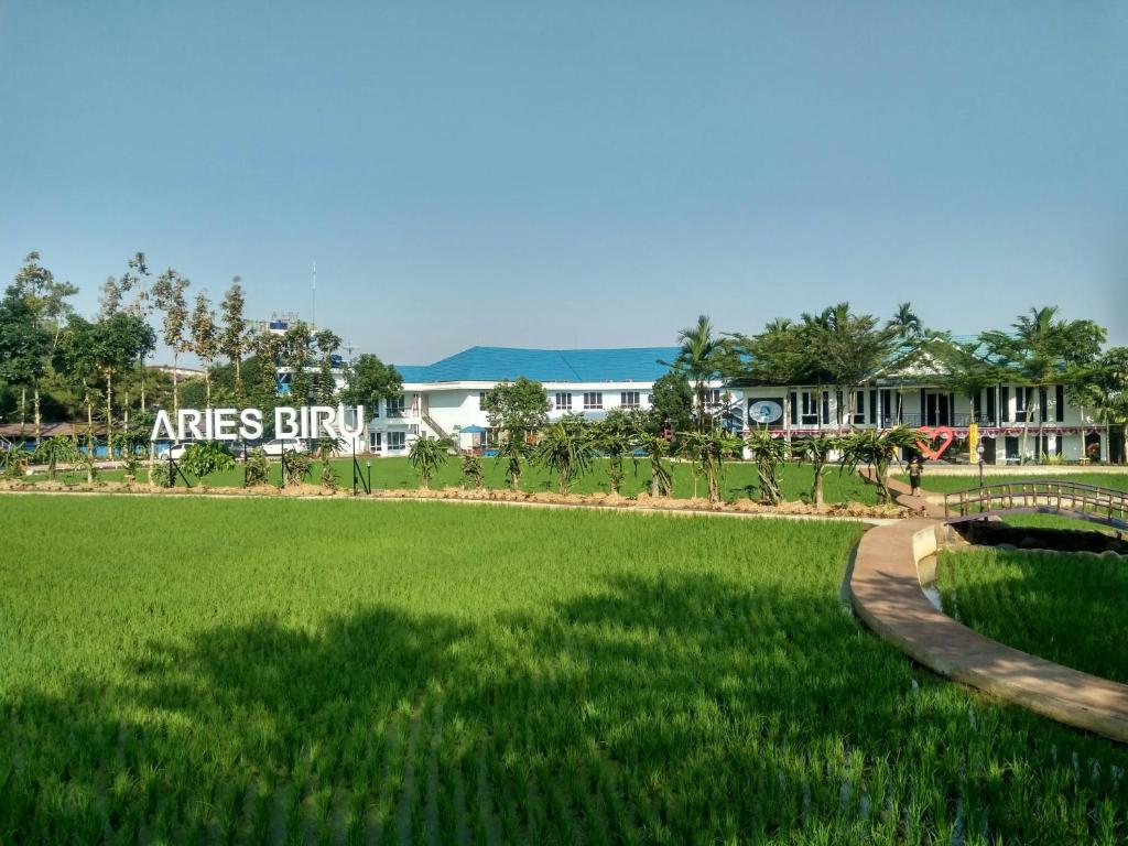 Aries Biru Hotel & Villa