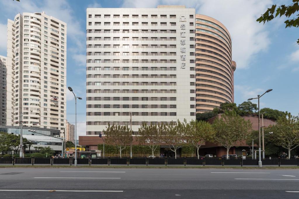 El edificio en el que está el hotel