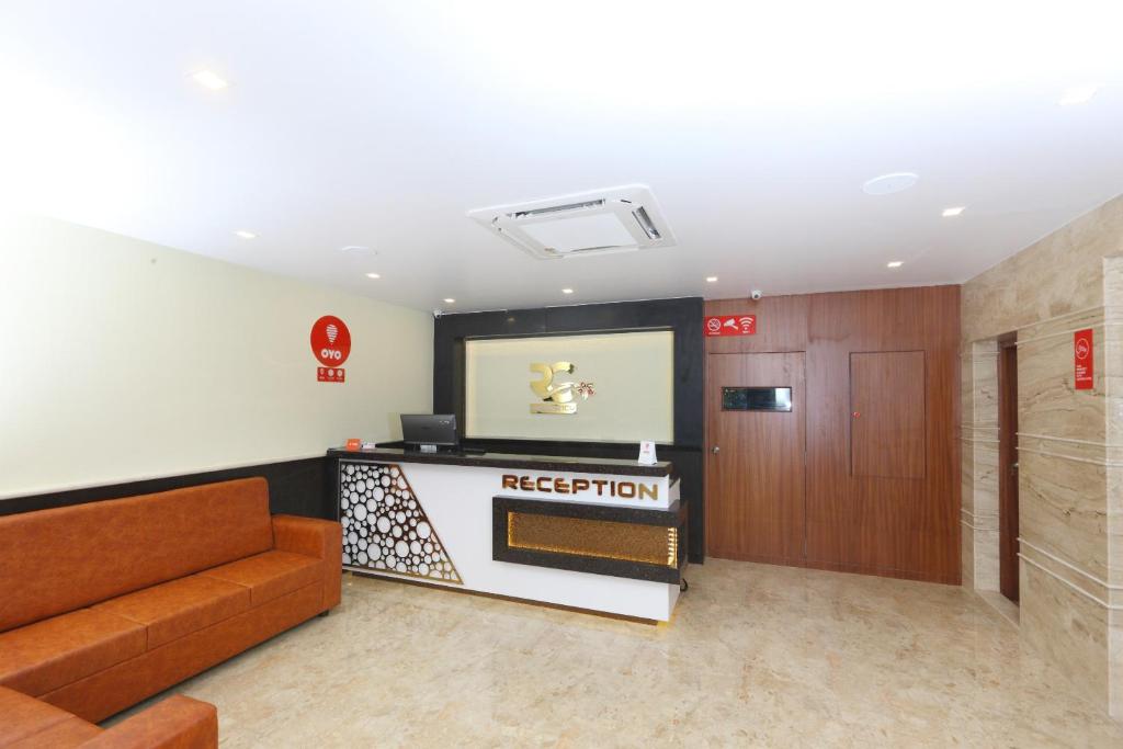 Posezení v ubytování Hotel Ramcharan Residency, Tirupati