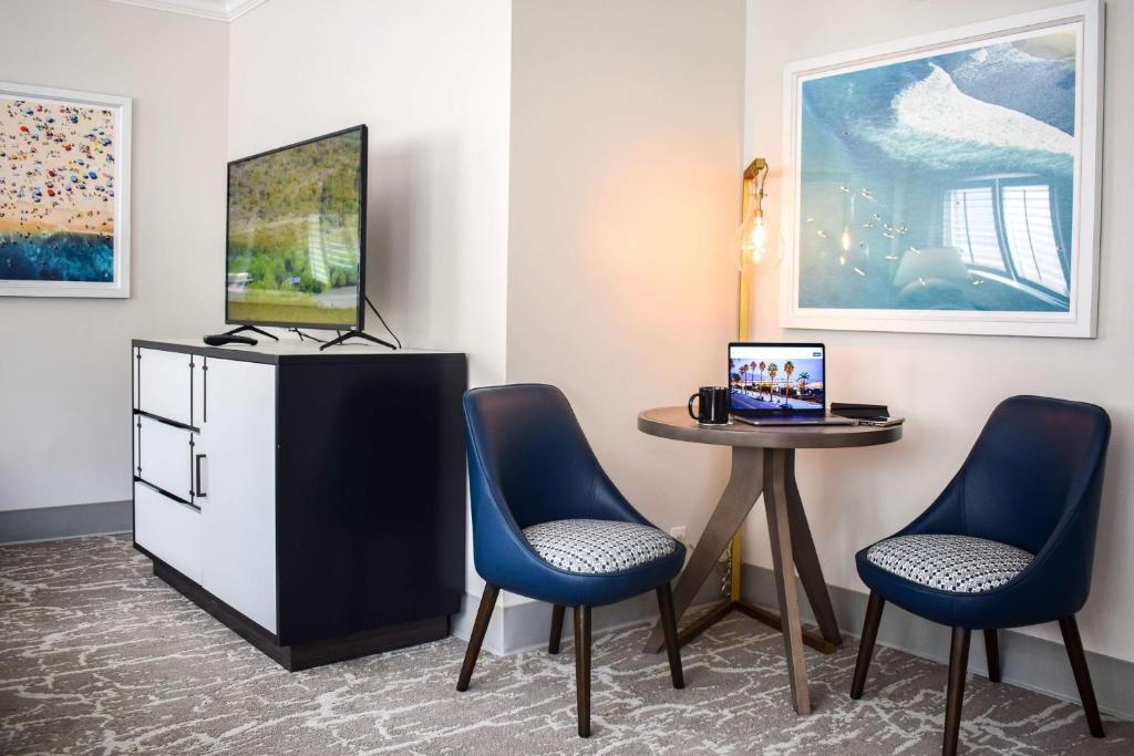 Beachside Inn photo