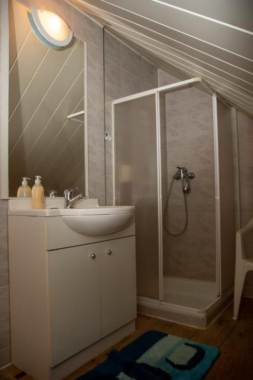 Koupelna v ubytování Apartmány U Kocoura pod Klínovcem