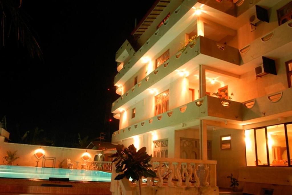 Bazén v ubytování Oasey Ayurveda Hotel nebo v jeho okolí