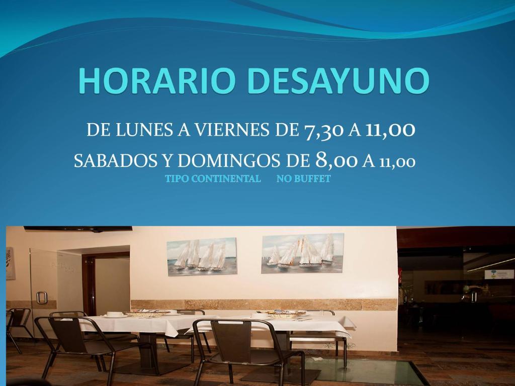 a sign for a dining room with tables and chairs at Hotel de Francia y París in Cádiz