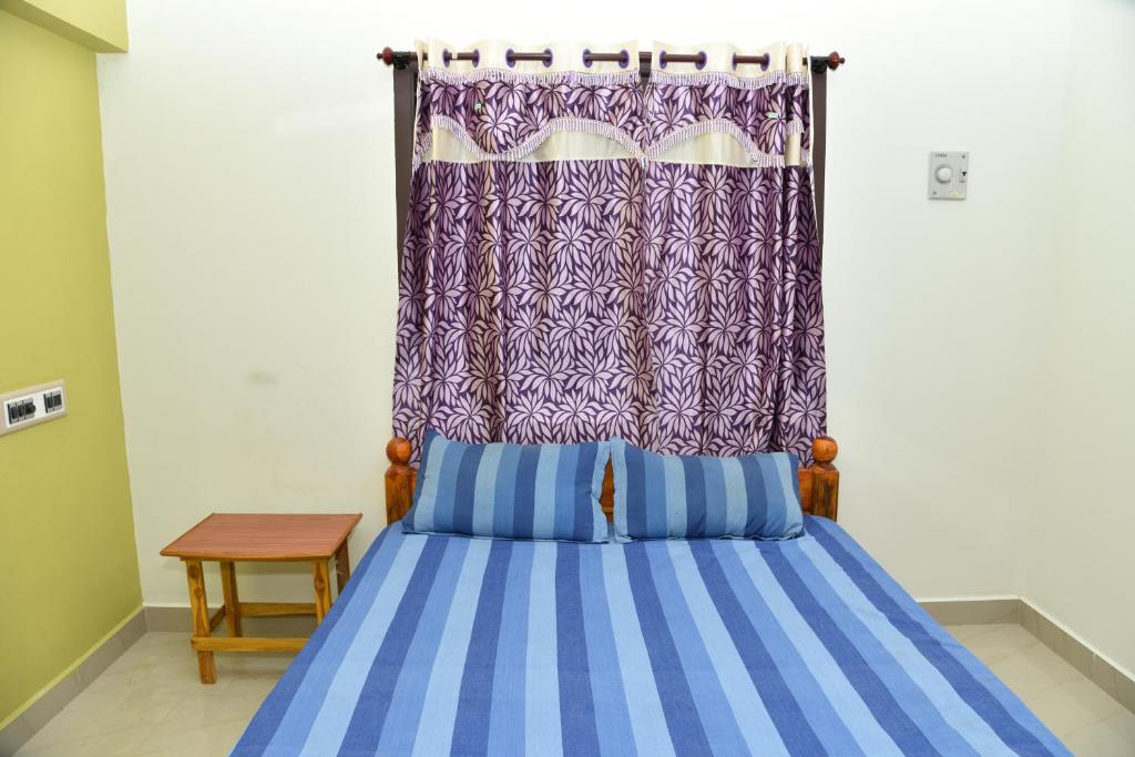 Thirumalai Home Stay - Group & Family Stay Room VL Swami Malai Temple - Budget Double Room