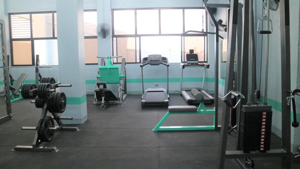Fitness centrum a/nebo fitness zařízení v ubytování Bed and Bath Serviced Suites