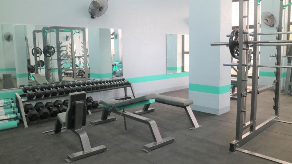 Fitness centrum a/nebo fitness zařízení v ubytování Bed and Bath Serviced Suites