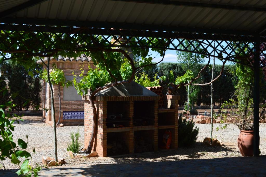 A garden outside Casa Rural La Florentina